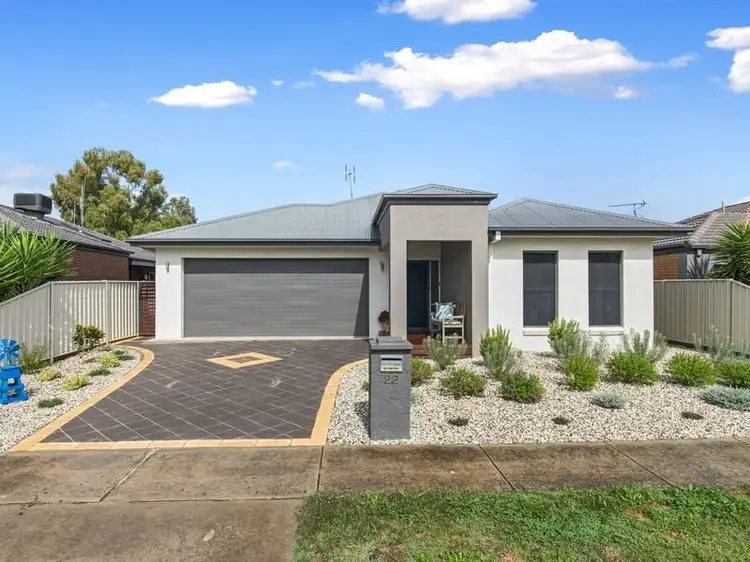 22 McConnachie Court
