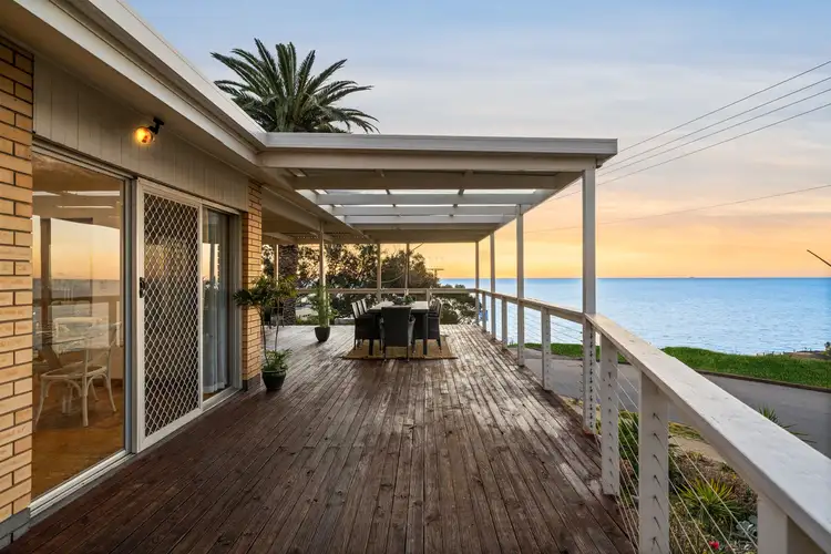 2 Murnada Street, Hallett Cove SA 5158