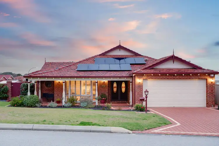 16 Warrener Gardens, Gwelup WA 6018