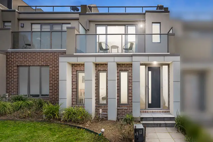 9 Bayley Grove, Doncaster VIC 3108