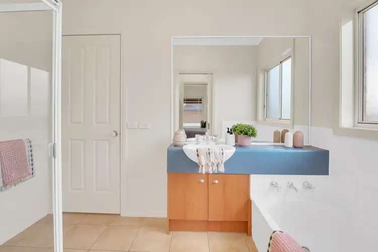 Fourth view of Homely house listing, 16 Stoneleigh Place, Craigieburn VIC 3064