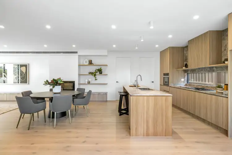 Second view of Homely house listing, 10 Baylon Street, Bentleigh VIC 3204