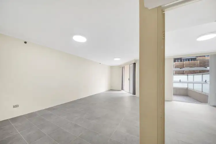 Sixth view of Homely apartment listing, 6/569 George Street, Sydney NSW 2000