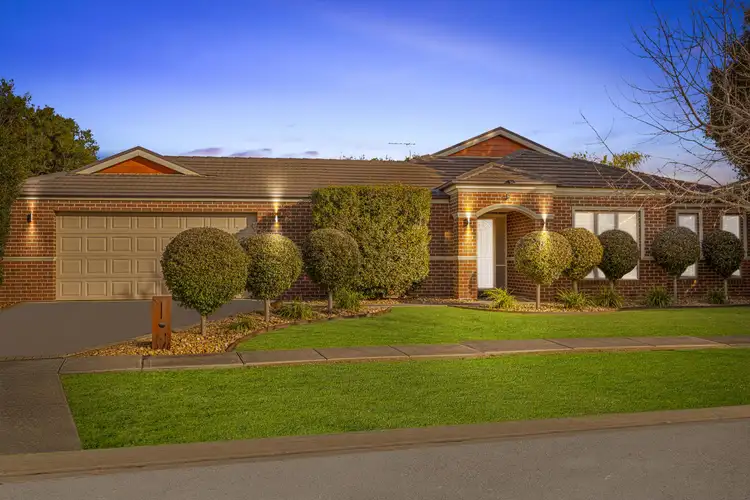 5 Carlyon Close, Melton West VIC 3337