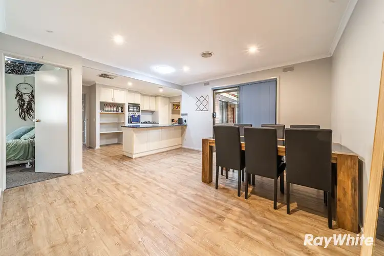 Fifth view of Homely house listing, 2 Graemar Court, Kangaroo Flat VIC 3555