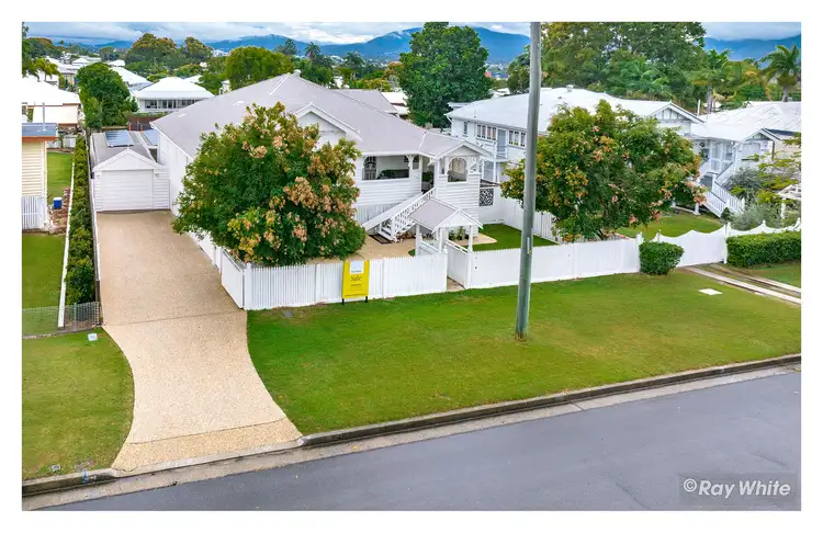 16 Queen Street, The Range QLD 4700