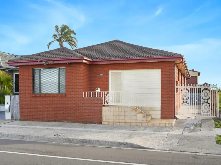 178 Flagstaff Road, Lake Heights NSW 2502