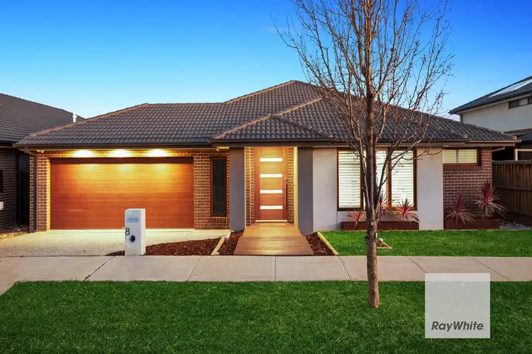 8 Snowsill Way, Fraser Rise VIC 3336