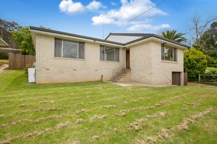 8 Curtis Street, Armidale NSW 2350