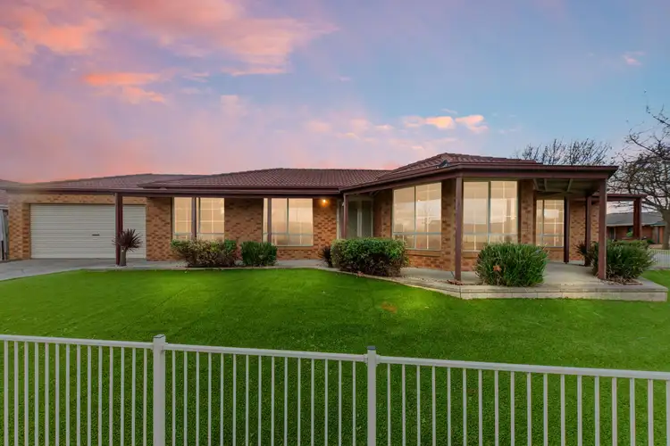 1 Grice Quadrant, Pakenham VIC 3810