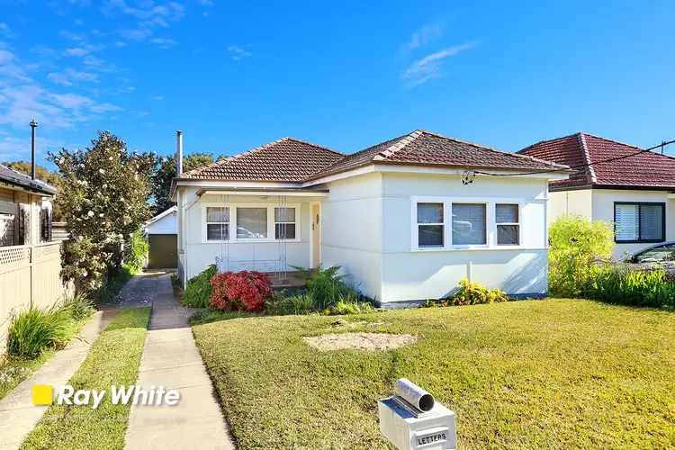 80 Glamis Street, Kingsgrove NSW 2208