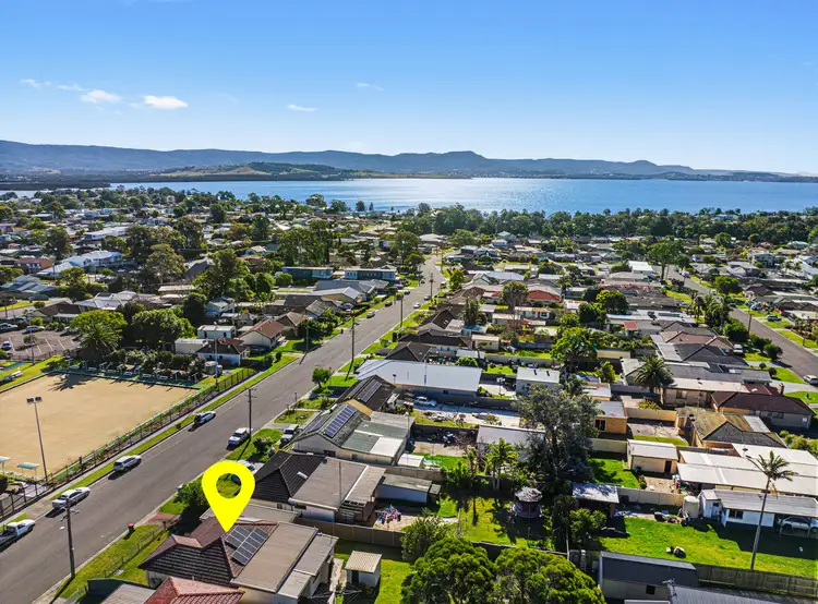 10 Devonshire Crescent, Oak Flats NSW 2529