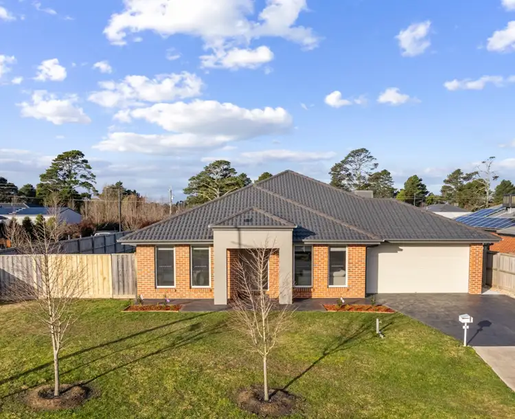1 Melaleuca Boulevard, Romsey VIC 3434