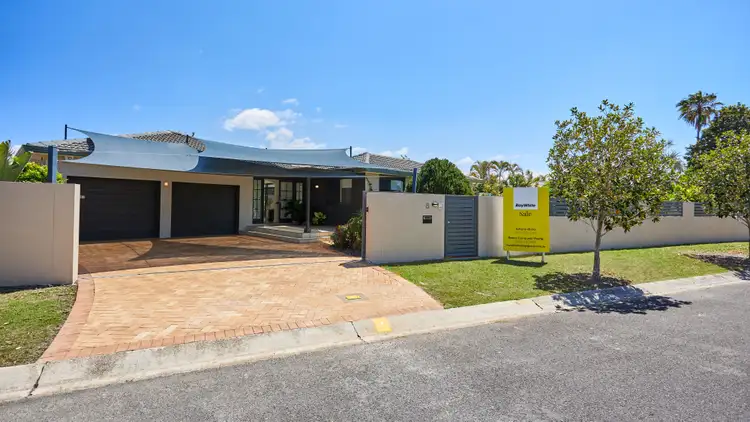 Second view of Homely house listing, 8 Argyle Crescent, Sorrento QLD 4217