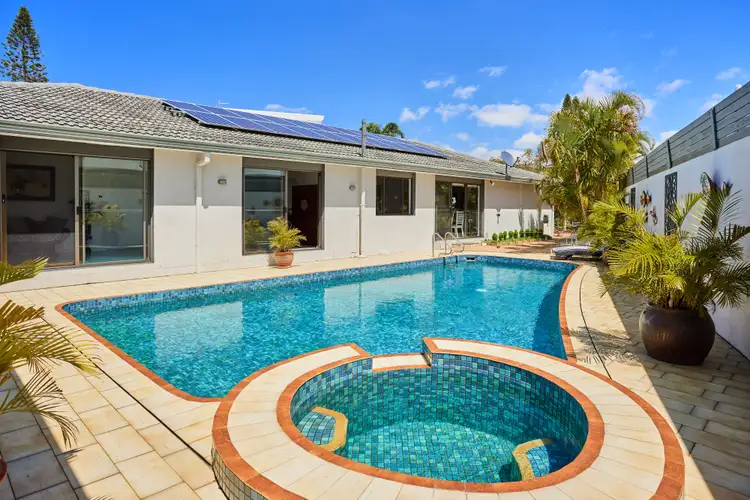 Third view of Homely house listing, 8 Argyle Crescent, Sorrento QLD 4217