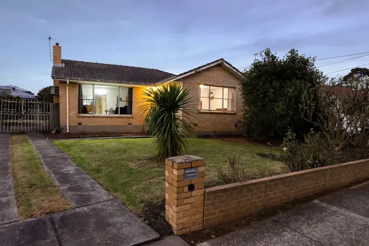 7 Drouin Street, Dallas VIC 3047