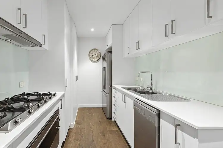 Third view of Homely apartment listing, 3/39 Parkers Road, Parkdale VIC 3195