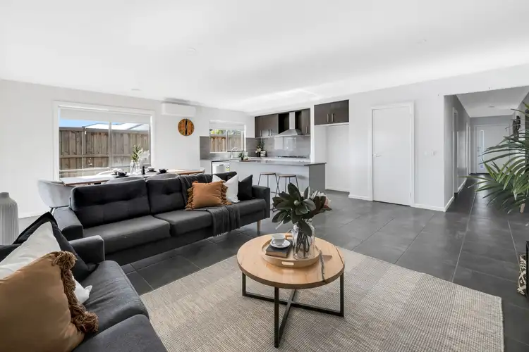 Sixth view of Homely house listing, 2 Spaniel Avenue, Wyndham Vale VIC 3024