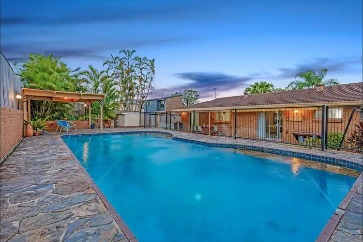 4 Roselea Street