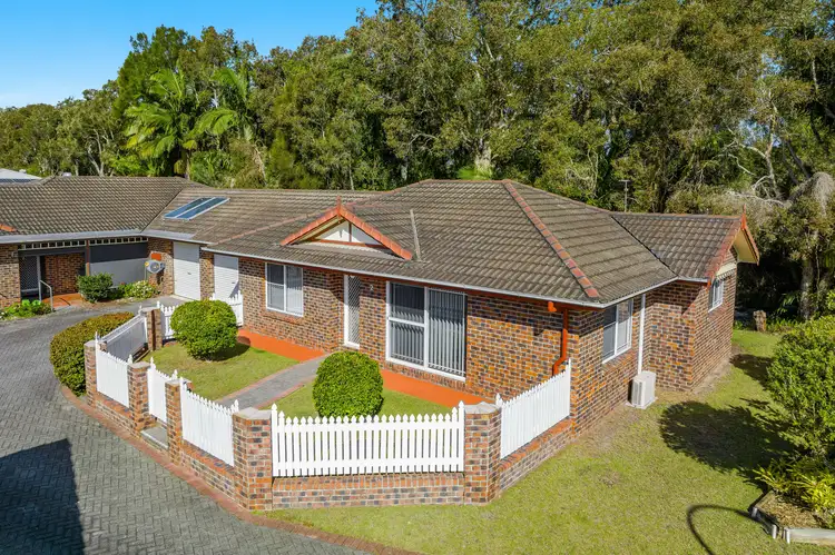 2/9 Freeburn Street, Yamba NSW 2464