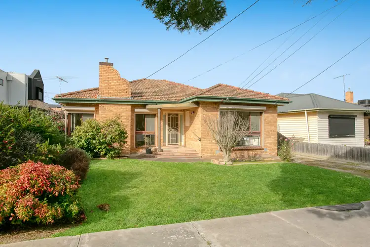 8 Army Avenue, Reservoir VIC 3073