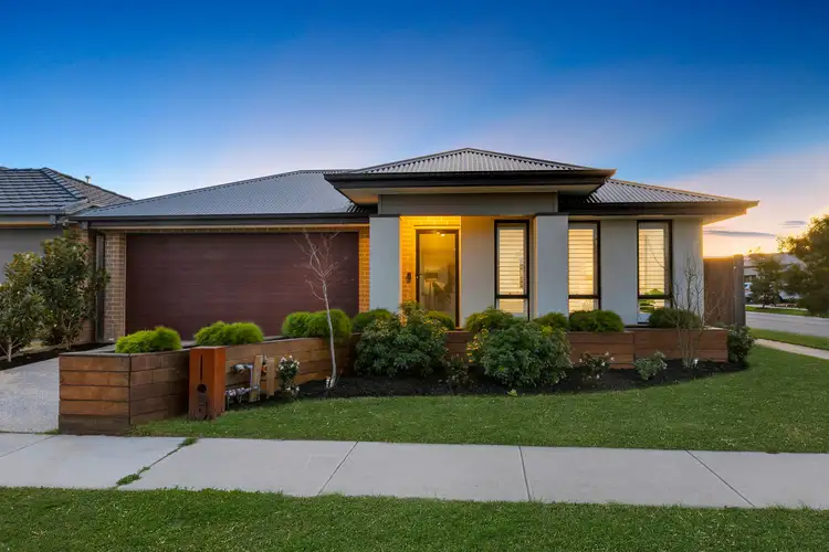 2 Oban Road, Officer South VIC 3809