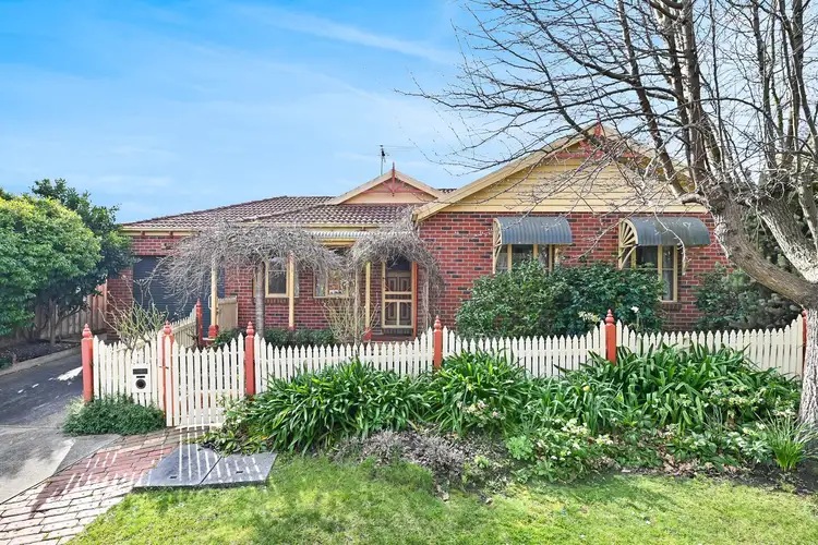 15 Magarra Crescent, Berwick VIC 3806