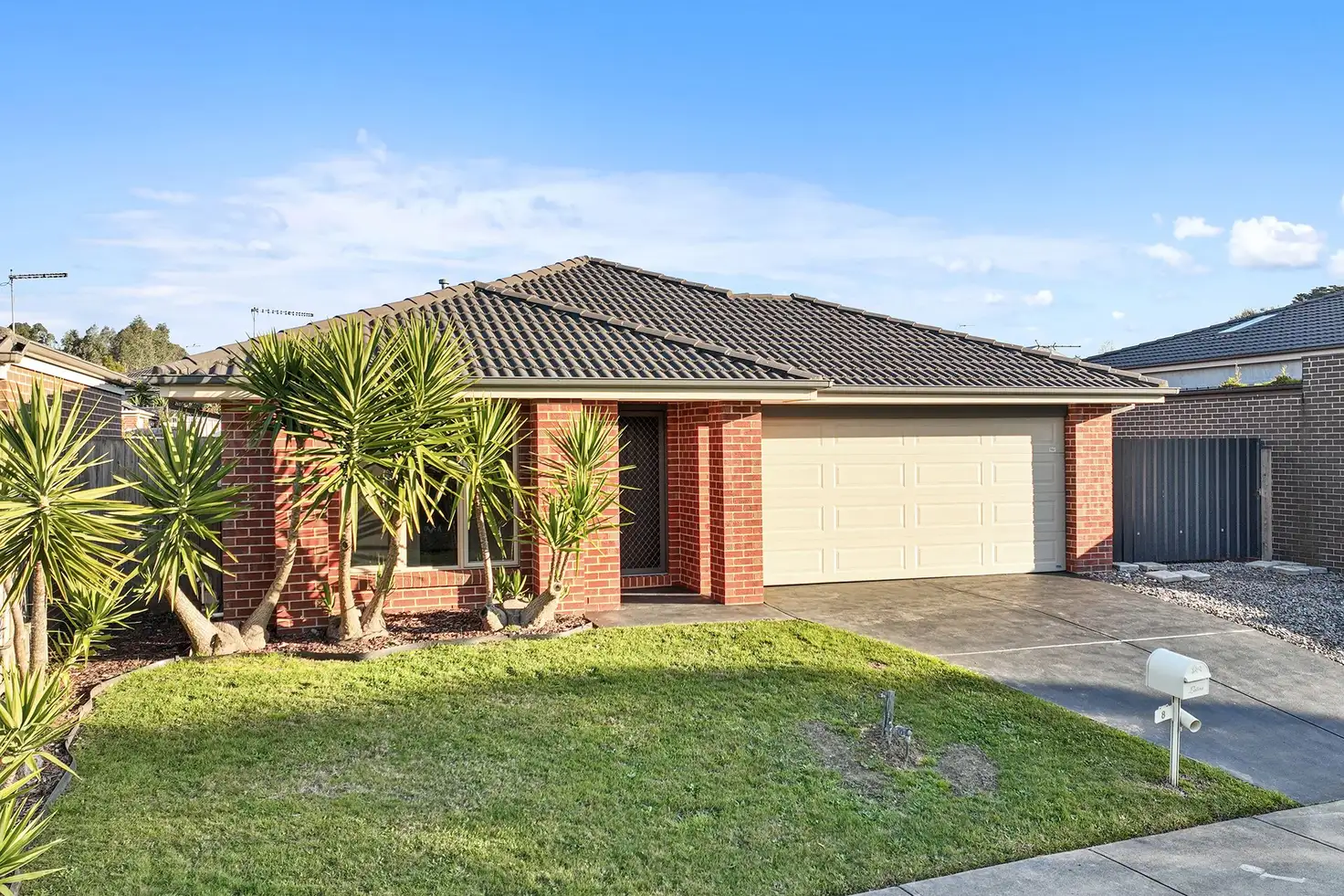 Main view of Homely house listing, 8 Shakespeare Court, Drouin VIC 3818