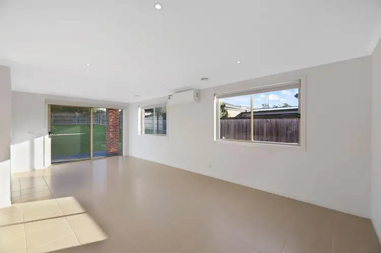 Fourth view of Homely house listing, 8 Shakespeare Court, Drouin VIC 3818