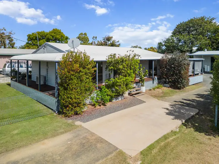12 Bailey Street, Capella QLD 4723