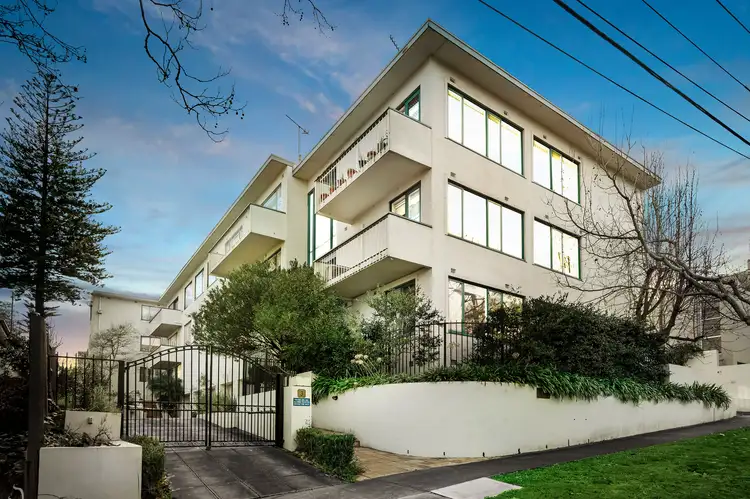 3/3 Struan Street, Toorak VIC 3142