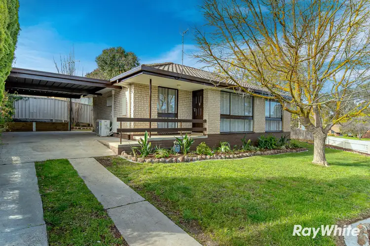 11 Palm Avenue, Spring Gully VIC 3550