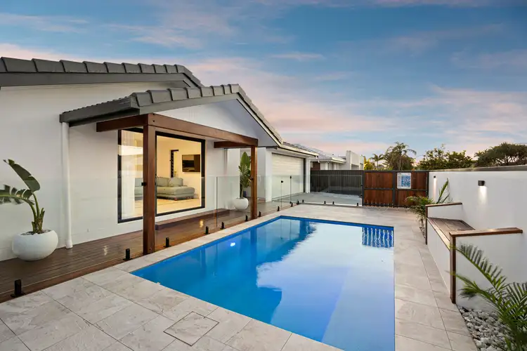 8 Currong Street, Minyama QLD 4575