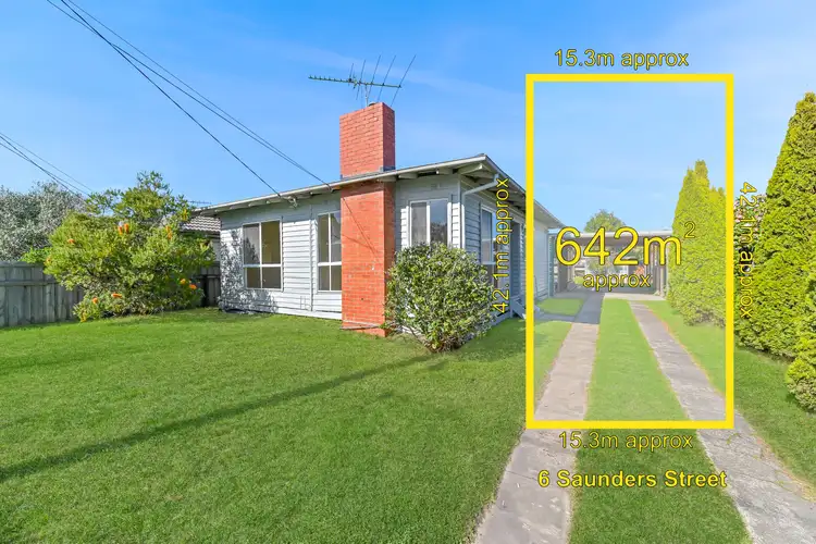 6 Saunders Street, Clayton South VIC 3169