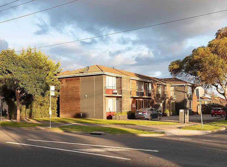 355 Blackshaws Road