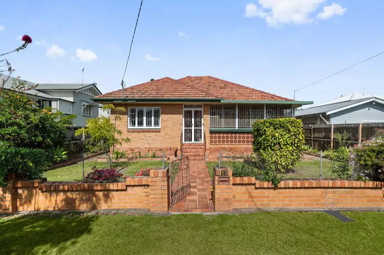 11 Strong Avenue, Graceville QLD 4075