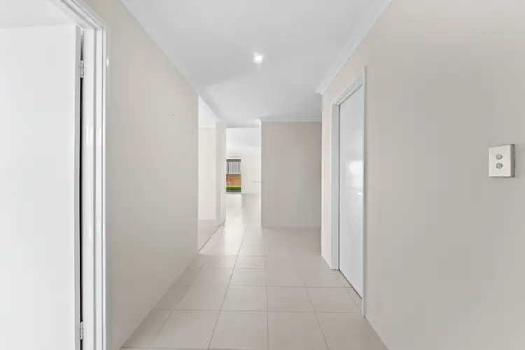 Fifth view of Homely house listing, 8 Kanooka Approach, Baldivis WA 6171