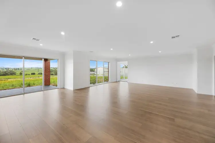 Sixth view of Homely house listing, 3 Outlook Ridge, Leongatha VIC 3953