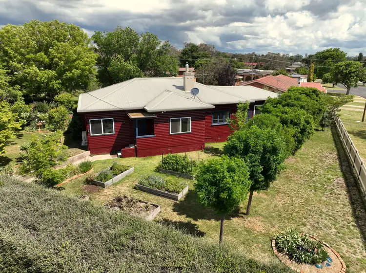 27 Cross Street, Glen Innes NSW 2370