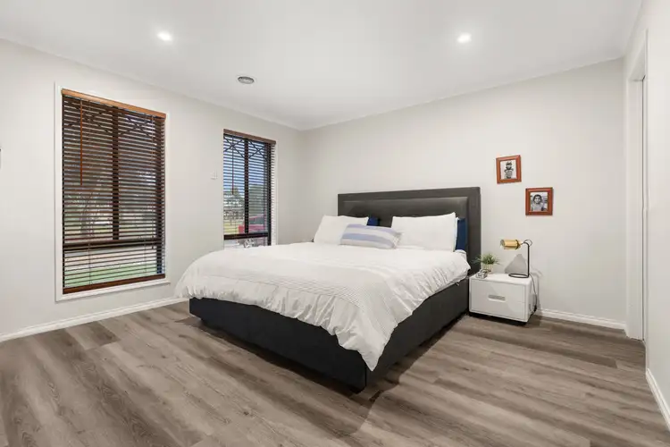 Fifth view of Homely house listing, 19 Edgewater Circuit, Cairnlea VIC 3023