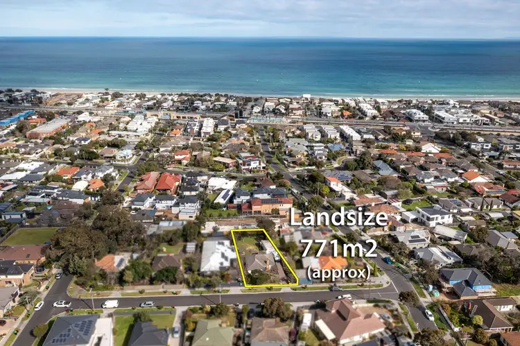 2 Monaco Avenue, Bonbeach VIC 3196