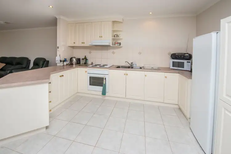 Fifth view of Homely house listing, 5/141 Stradbroke Avenue, Swan Hill VIC 3585