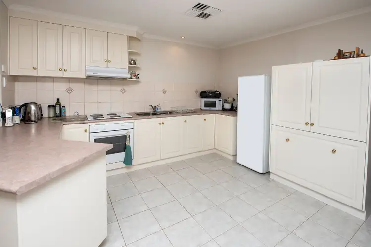 Sixth view of Homely house listing, 5/141 Stradbroke Avenue, Swan Hill VIC 3585