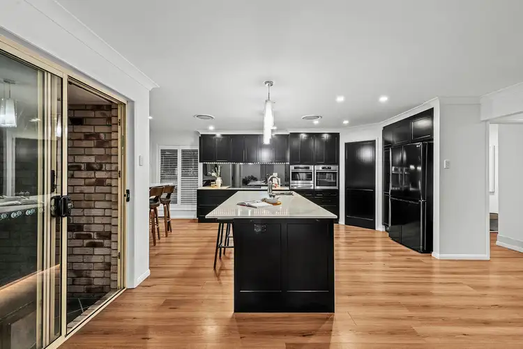 27 Juniper Place, Carindale QLD 4152