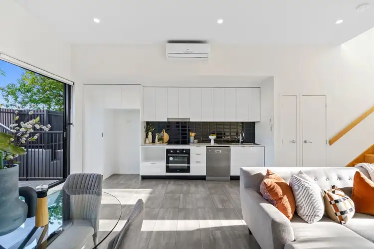 Sixth view of Homely unit listing, 3/62 Shottery Street, Yeronga QLD 4104