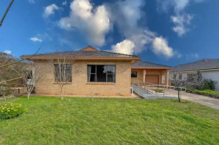 8 Gale Street, Forbes NSW 2871