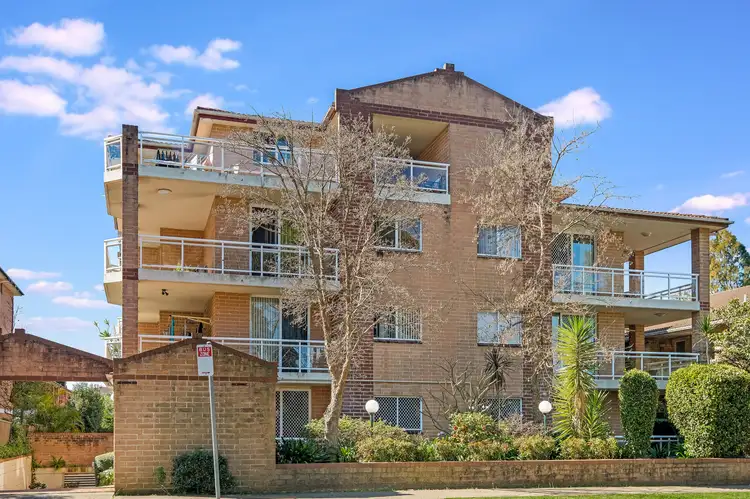 Main view of Homely unit listing, 2/4 Ocean Street, Penshurst NSW 2222