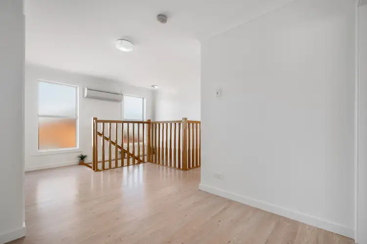 Fifth view of Homely house listing, 1 Nigel Place, Macquarie Fields NSW 2564