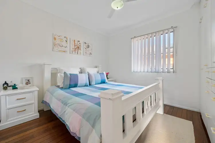 Fifth view of Homely house listing, 33 Shamrock Drive, Berkeley Vale NSW 2261