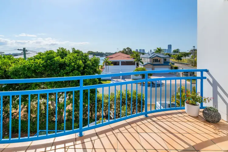 304/150 Stanhill Drive, Chevron Island QLD 4217